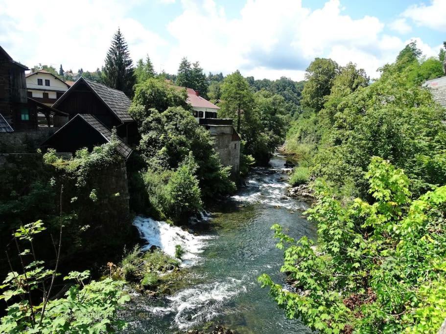 Vakantiehuis Ra House Plitvice Lakes Brocanac
